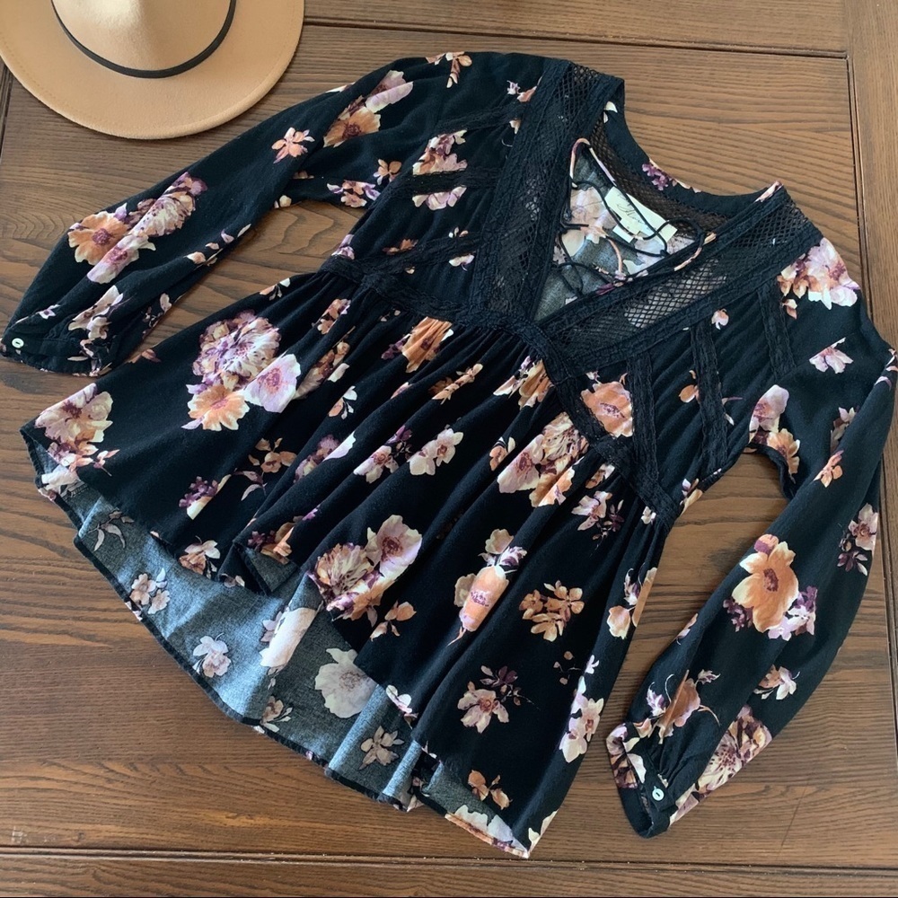Vintage Havana hi low floral and lace blouse